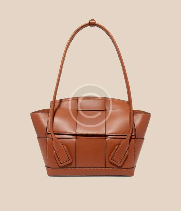 Structured leather shoulder bag